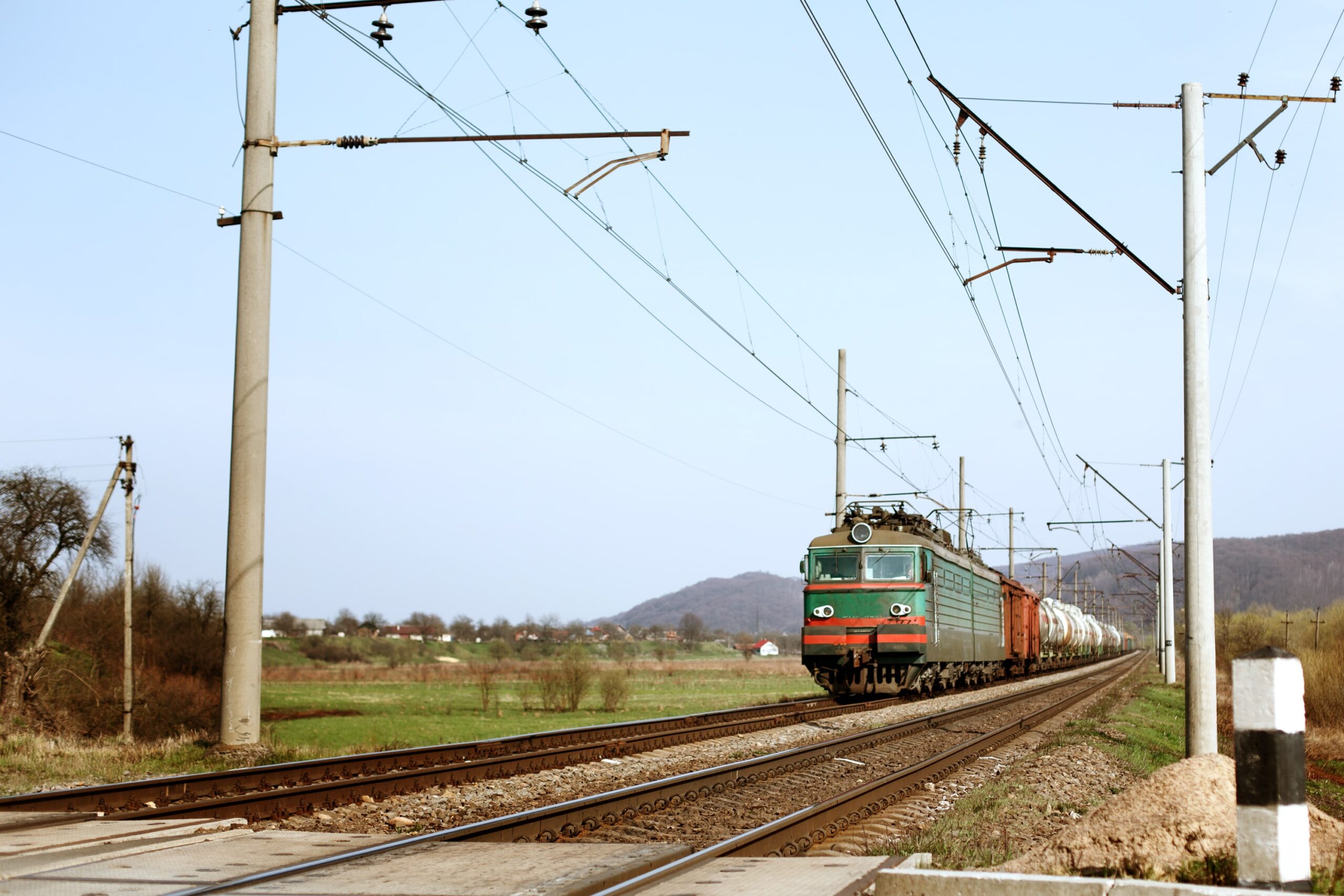 Exploring Rail Transport: A Reliable Solution for Freight Logistics